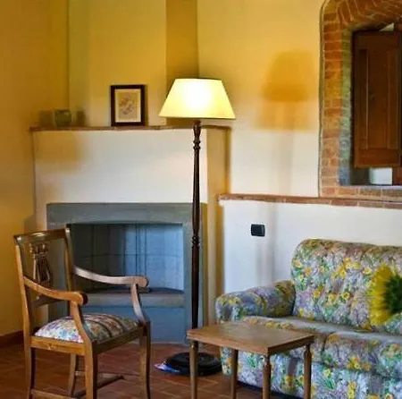 Apartment Sleeps 4 With Pool *
